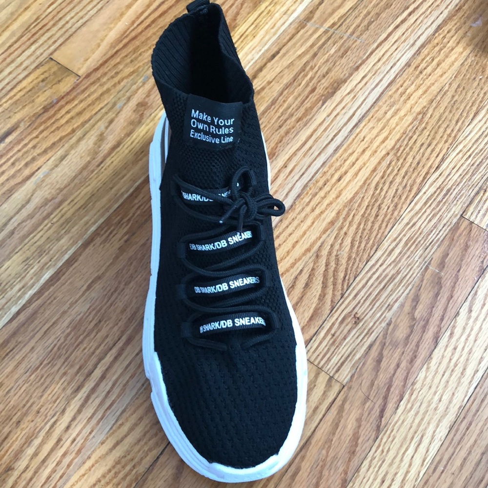 Size 10 men. Basso shark sneakers never worn!